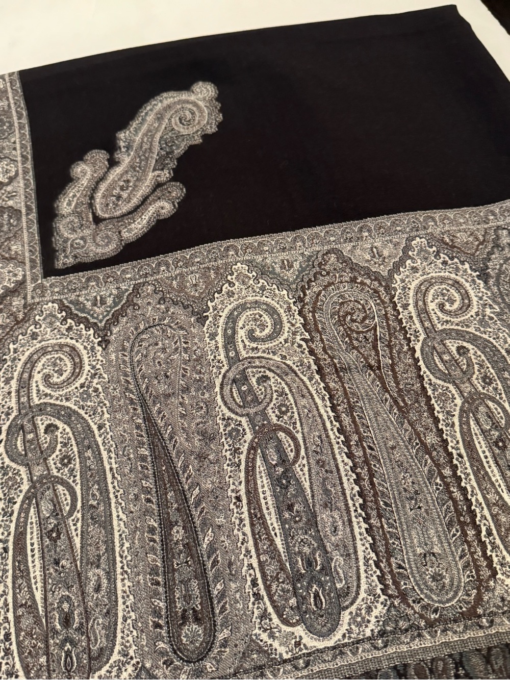 Black and Ivory Paisley Throw Blanket - Brand Unspecified